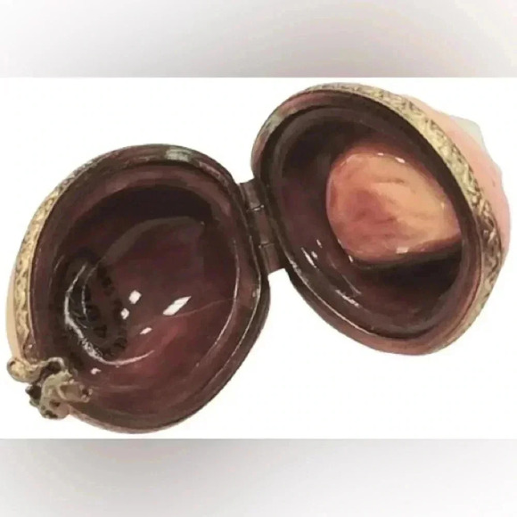 Acorn porcelain Limoge box - collectors item - Picture 3 of 3